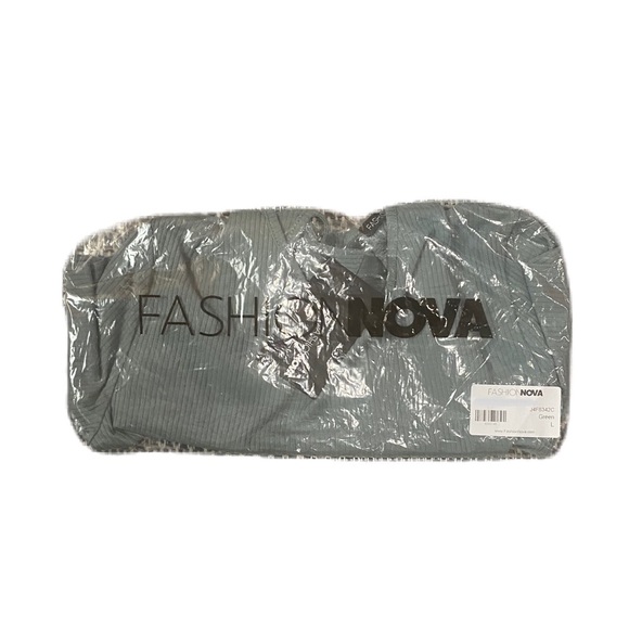 Top- Open Back Cropped - Picture 7 of 7